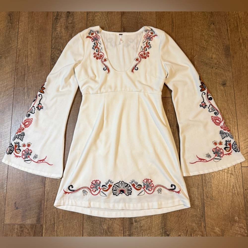 Free People Ivory Floral Embroidered Folk Mini Dress Bell Sleeves Sz - Picture 2 of 13